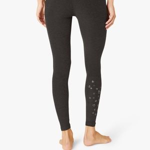 NWT Beyond Yoga Hearts SoftShine High Waisted Legging Small